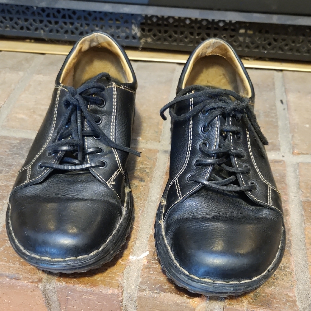 Born Black Leather Lace Up Size 9.5 Shoes Yellow Thread Detail  Womens